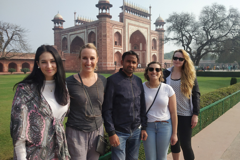 Agra: Tour della città con visita al Taj Mahal, al Mausoleo e al Forte di AgraTour del Taj Mahal, del Mausoleo e del Forte di Agra senza biglietti