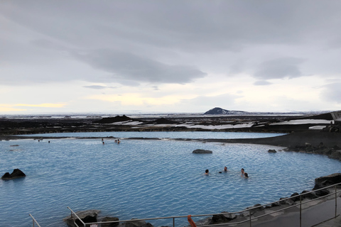 De Akureyri: Lago Myvatn e visita guiada a Godafoss