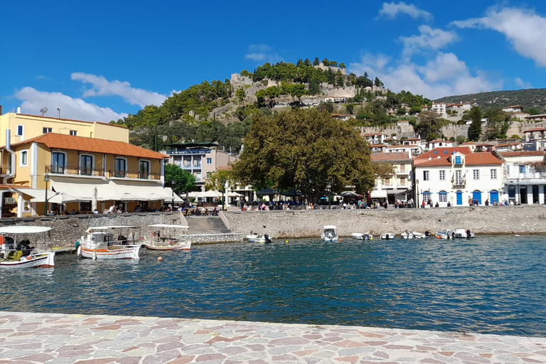 From Athens: Nafpaktos and Delphi Private Sightseeing Tour Nafpaktos and Delphi Private Tour (Delphi escort included)