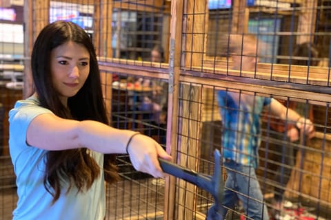 Reno: Private 30-Minute Axe Throwing Experience Ticket