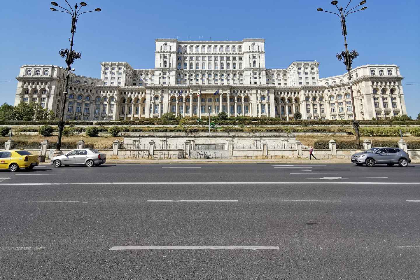 Bucharest Parliament,Village Museum,Dracula's Tomb,Mogosoaia