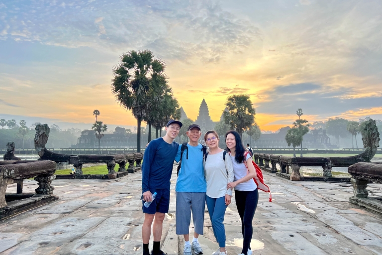 Siem Reap: Angkor Wat Sunrise i wycieczka po rynku przez Jeep