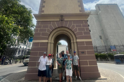 Discover Colombo’s Key Landmarks by Tuk-Tuk Tour