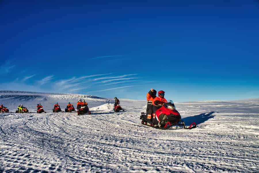 Von Geysir aus: Schneemobil-Abenteuer auf dem Gletscher Langjökull. Foto: GetYourGuide