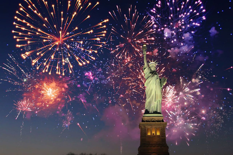 NYC: New Year&#039;s Eve Buffet Dinner Fireworks Harbor Cruise