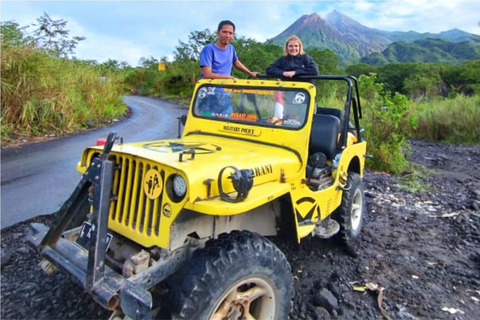 Yogyakarta: Safari en jeep du mont Merapi avec guide et transfertTour pour le lever du soleil