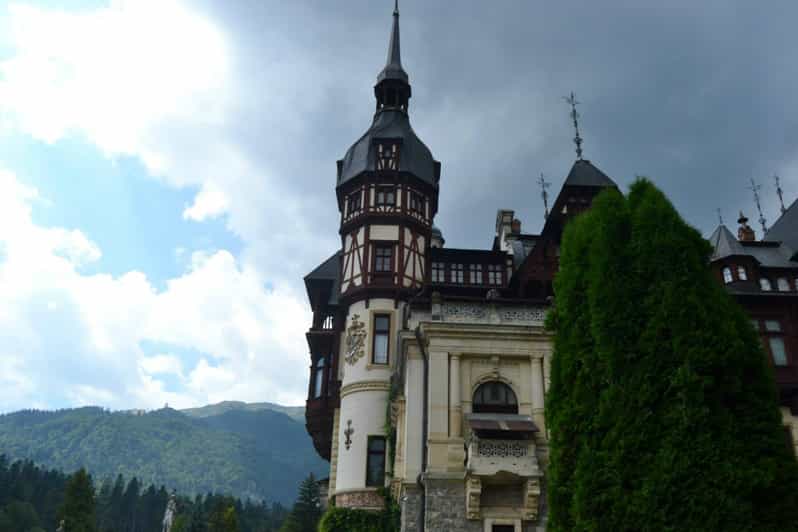 Da Brasov: gita giornaliera privata a Sinaia e Bucarest