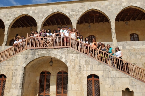 Beyrouth : excursion d'une journée avec déjeuner aux Cèdres du Chouf et au Palais de BeiteddineVisite privée du Liban : Beyrouth aux Cèdres et Beiteddine avec déjeuner