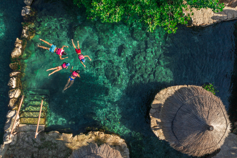 Playa del Carmen: Wstęp Xcaret Plus z pokazem i lunchemPlaya del Carmen: Wstęp do parku Xcaret z pokazem i lunchem