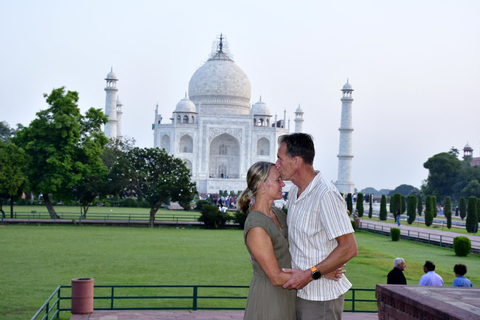 8 Day Golden Triangle with Varanasi & Tiger Safari By Flight Tour with 4-Star Hotel Accommodation