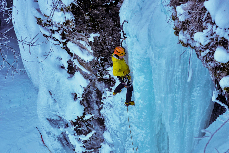 Abisko: Escalada en Hielo para Todos los Niveles con Guía CertificadoAbisko: Escalada en hielo para todos los niveles con guía certificado