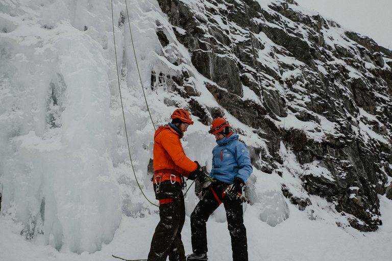 Abisko: Ijsklimmen voor alle niveaus met gecertificeerde gidsAbisko: ijsklimmen voor alle niveaus met gecertificeerde gids