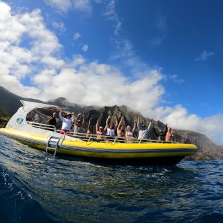 Kauai: tour in barca di snorkeling sulla costa di Na Pali con snack