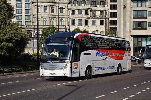 Stratford: 1 vejs busforbindelse til/fra London Stansted Lufthavn