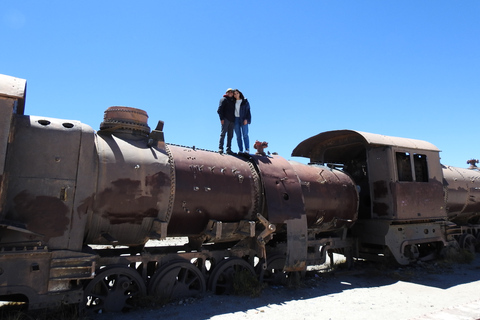 Uyuni: Uyuni Salt Flats and San Pedro de Atacama 3-Day Tour