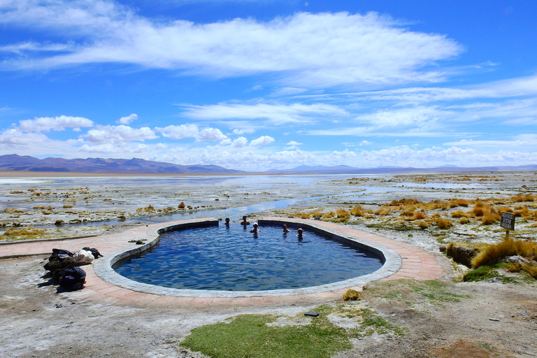 Uyuni: Uyuni Salt Flats and San Pedro de Atacama 3-Day Tour