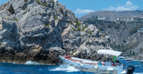 Taormina: Isola Bella, Grotta Azzurra & Baia di Mazzarò Boat Tour