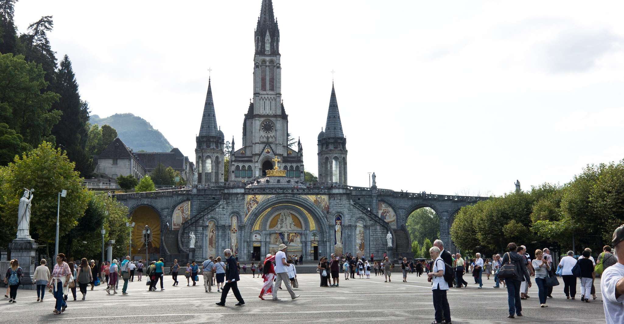 Lourdes, Le Sanctuaire de Notre-Dame Visite guidée - Hizvo