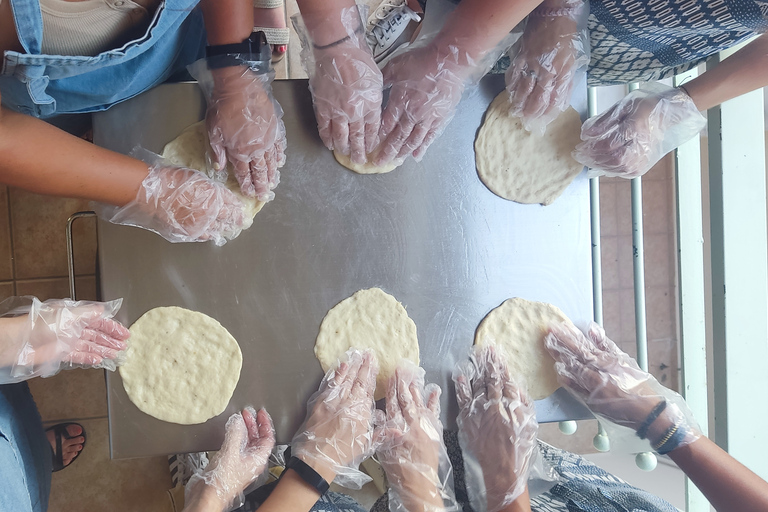 Athènes : Cours de cuisine grecque Souvlaki Pita Gyros avec un local