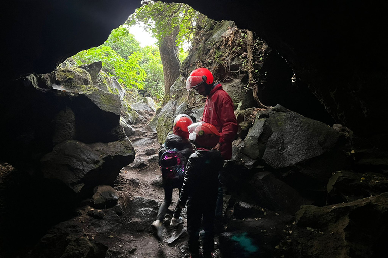 Desde Nicolosi Excursión al volcán Etna en quadDesde Nicolosi: recorrido en quad por el monte Etna