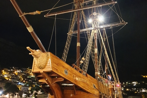 Dubrownik: nocna łódź karaka ze Starego Miasta z XVI wieku
