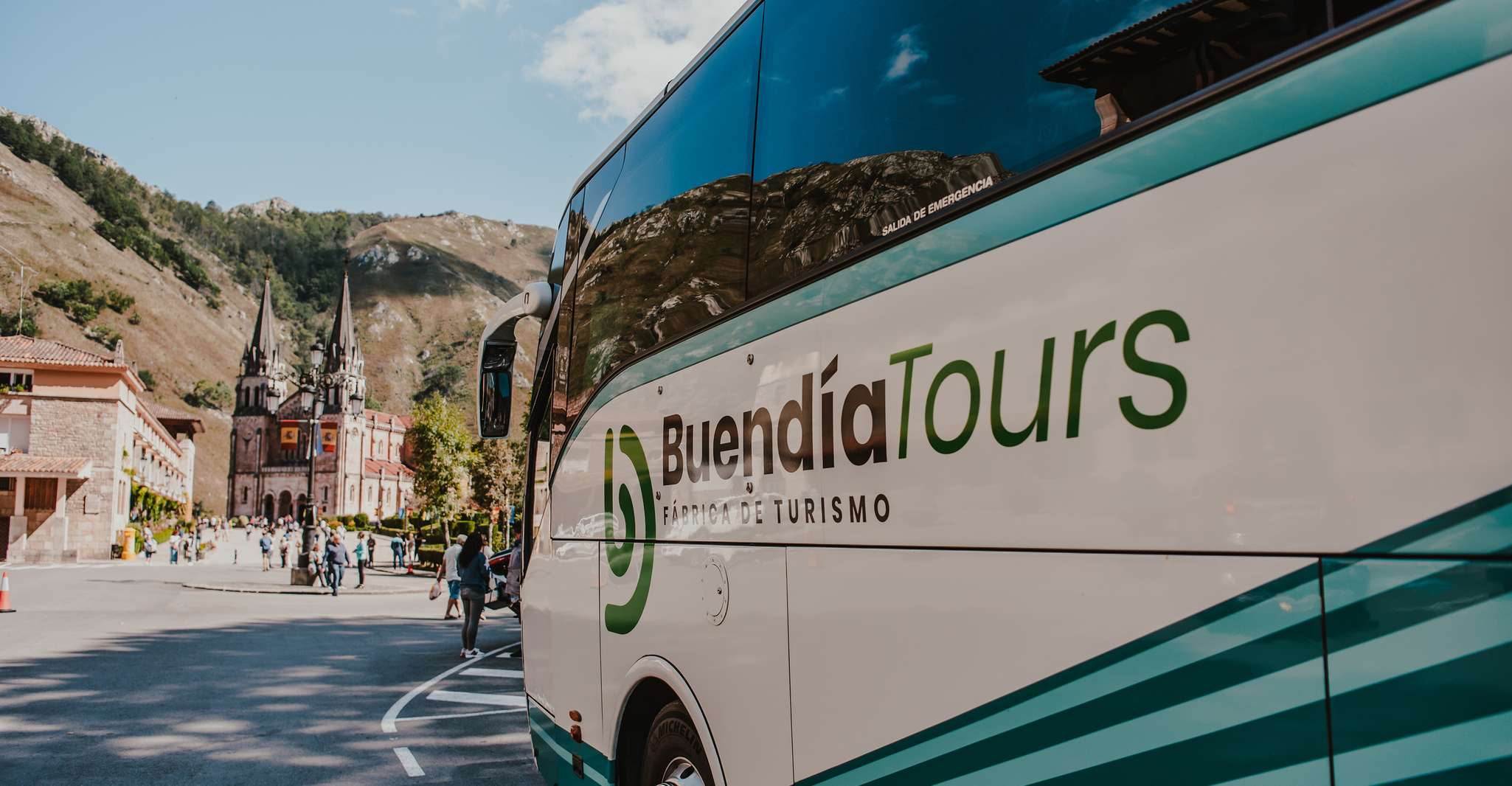 From Oviedo, Covadonga Lakes and Cangas de Onís Bus Day Trip - Housity