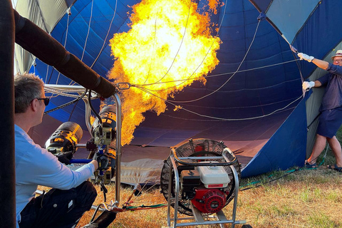 Creta: Voo de balão de ar quente com pequeno-almoço e vinhoPasseio de balão com transfer da zona de Heraklion