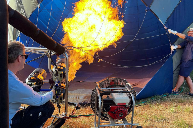 Creta: Voo de balão de ar quente com pequeno-almoço e vinhoPasseio de balão com transfer da zona de Heraklion