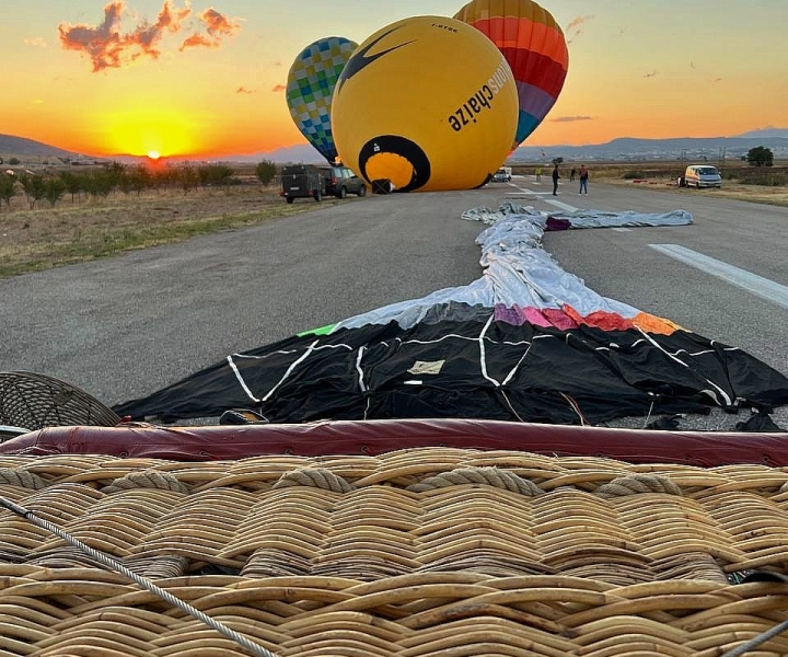 Crete: Hot-Air Balloon Flight with Traditional Breakfast