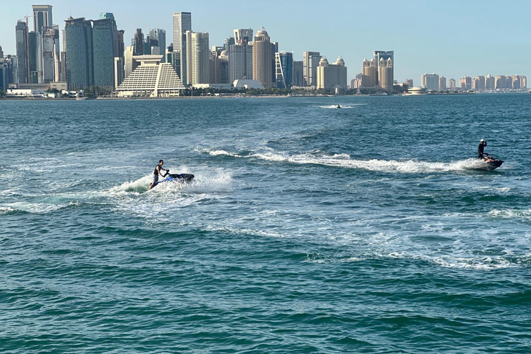 Doha: 60 minuti di esperienza di guida autonoma JETSKI - SKYSCRAPERS