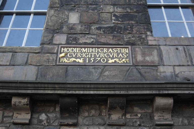 La Milla Real de Edimburgo: Una visita audioguiadaEdimburgo: Recorrido por la Royal Mile con audio en la aplicación para teléfonos inteligentes