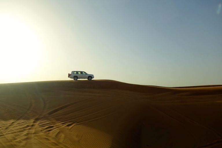 Doha: zonsopgang, duinen bashen, kameelrijden en zandboardenDoha: woestijnsafari bij zonsopgang met kameelrit en zandboarden