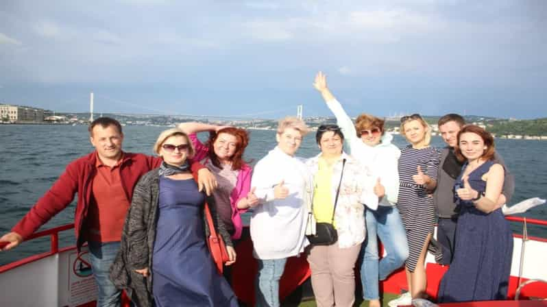 Istanbul Bosporus Rondvaart Met Turkse Thee Getyourguide