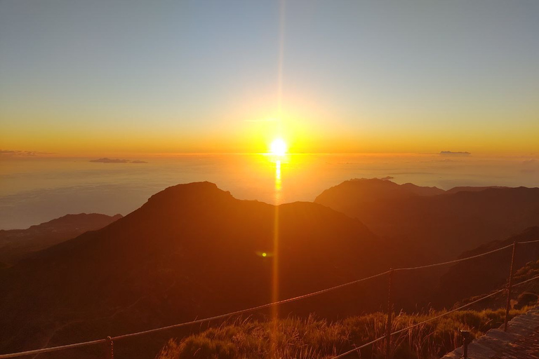 Madeira: Excursión guiada al amanecer en el Pico Ruivo con recogida en el hotel