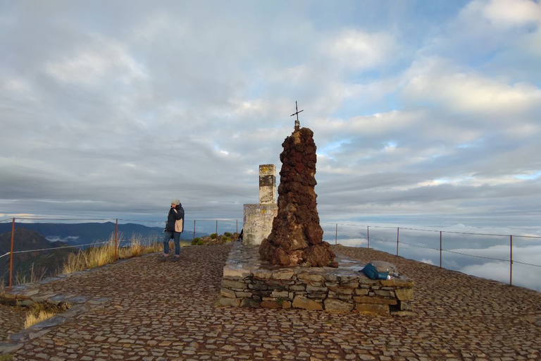 Madeira: Geführte Sonnenaufgangswanderung auf dem Pico Ruivo mit Hotelabholung