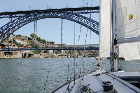 Porto: Cruzeiro romântico em um veleiroDo Porto: Cruzeiro Privado de Veleiro no Rio Douro
