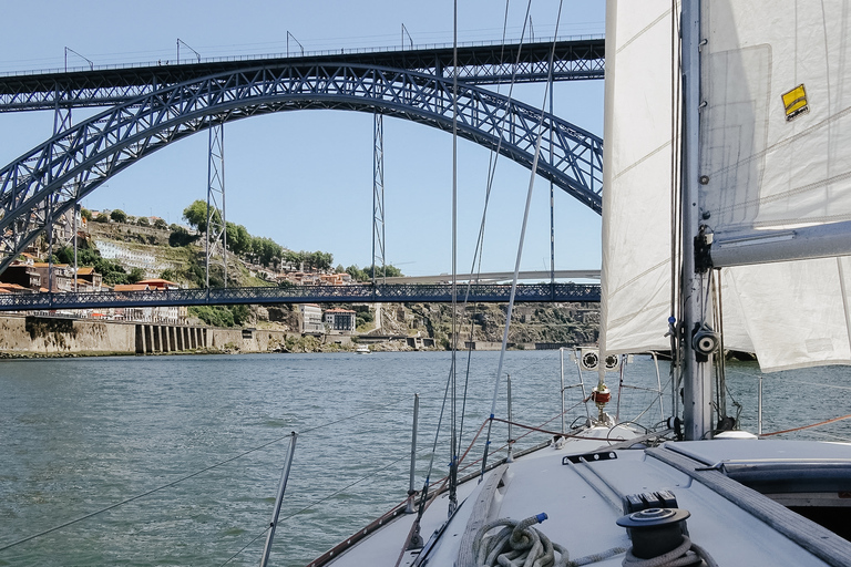 Porto: Cruzeiro romântico em um veleiroDo Porto: Cruzeiro Privado de Veleiro no Rio Douro