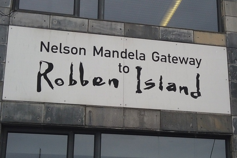 Cape Town: Table Mountain and Robben Island Tour