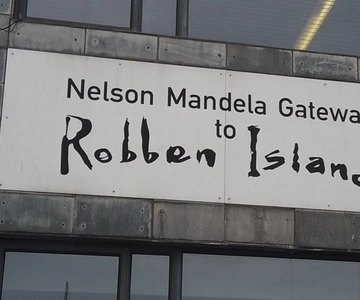 Cape Town: Table Mountain and Robben Island Tour