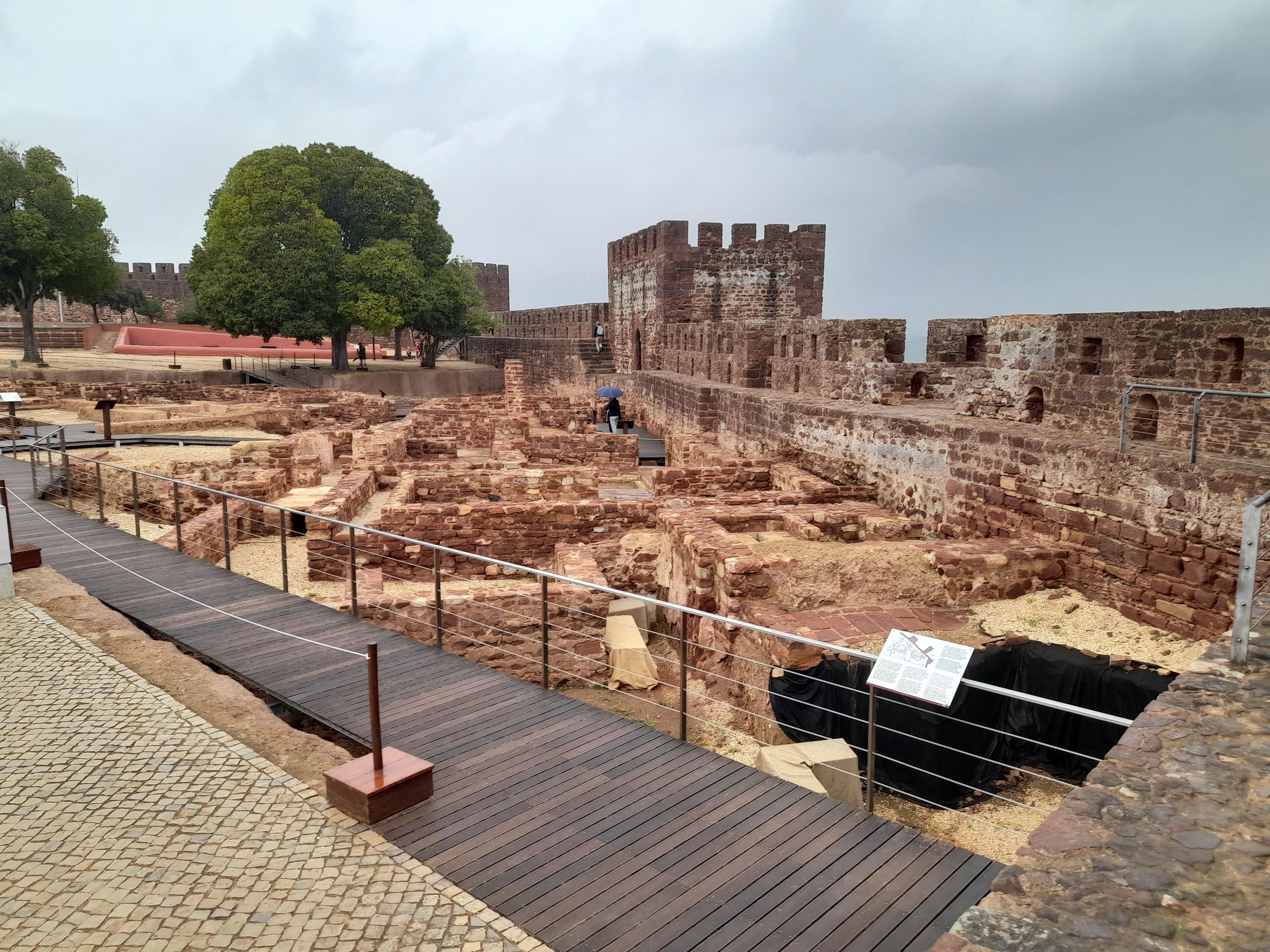 Private Tour zur Burg von Silves mit algarvianischer Weinverkostung