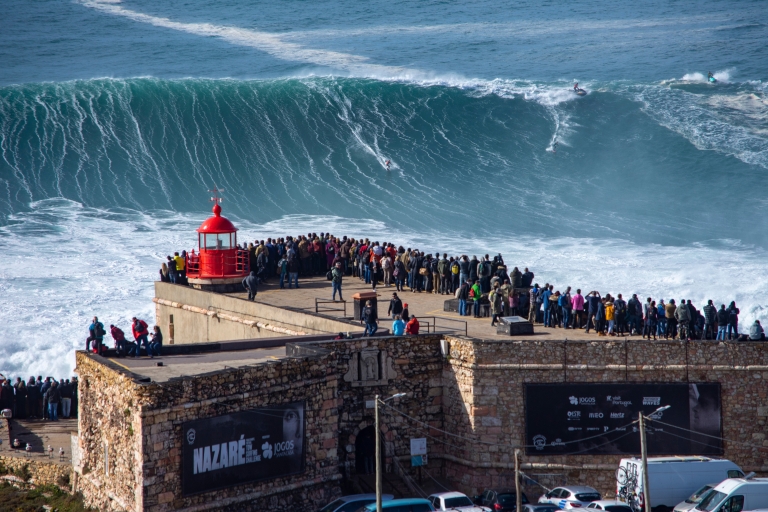 From Porto: Private Transfer to Lisbon with Stop at Nazaré
