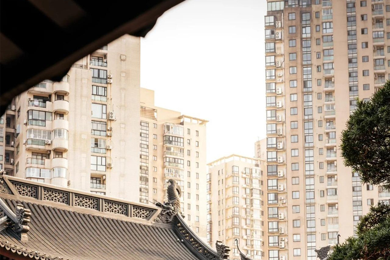 Shanghai: Jade Buddha Temple and Local Food Tour