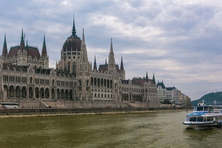 Budapest: 4 timmars guidad busstur med flodkryssning