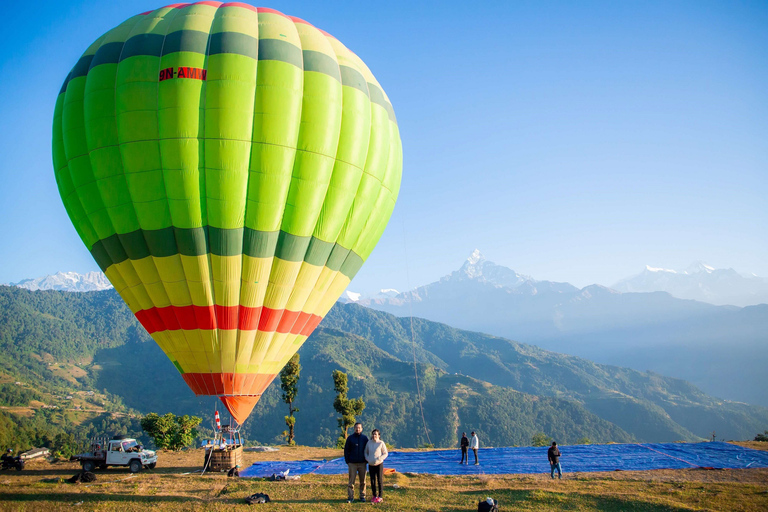 Pokhara: Varmluftsballong i PokharaPokhara: Varmluftsballong