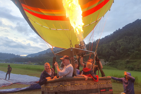 Pokhara : Montgolfière à PokharaPokhara : Montgolfière