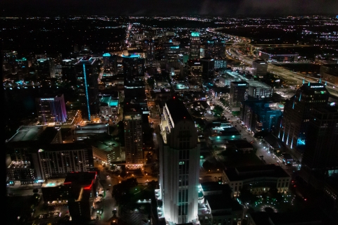 Orlando: Vuelo nocturno en helicóptero por los parques temáticosPaseo de 45 minutos (fuegos artificiales de Disney)