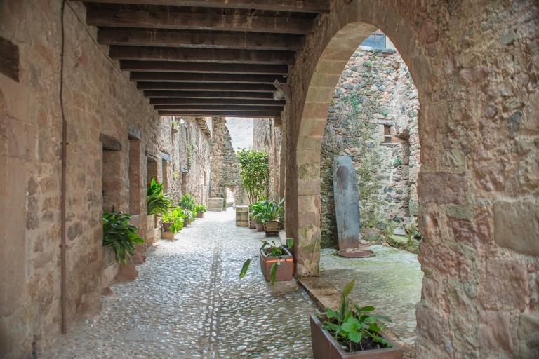 Von Barcelona aus: Geführter Tagesausflug nach Osona und La GarrotxaVon Barcelona aus: Die mittelalterlichen Dörfer Osona und La Garrotxa