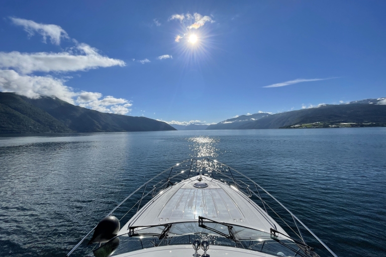 Bergen: Crucero por los fiordos hasta el restaurante de marisco Cornelius