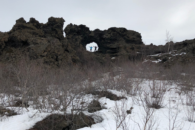 Island: Myvatn-sjön och Godafoss 4x4-tur med bussIsland: Myvatn-sjön och Godafoss-tur med buss