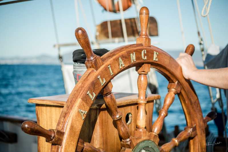 Marseille: Old Schooner Sunset Sailing Cruise